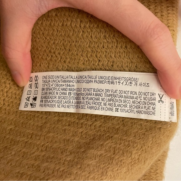 Brand New Forever 21 Scarf 15” * 72.4” - Picture 2 of 2